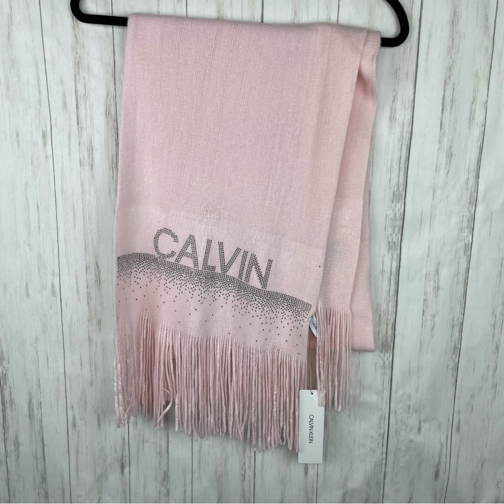 Calvin Klein NWT baby pink fringe scarf